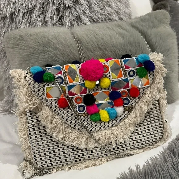 Sam Edelman Circus Jaiden Clutch with metal strap NWOT - Picture 2 of 4